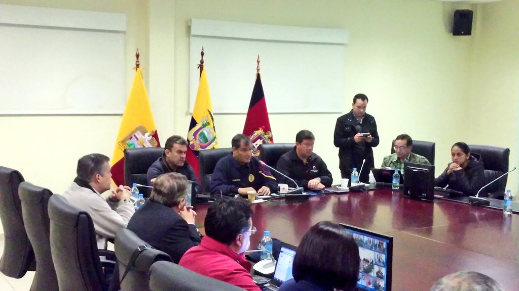 El mandatario ecuatoriano encabezó las operaciones del Comité de Operaciones de Emergencias (COE).