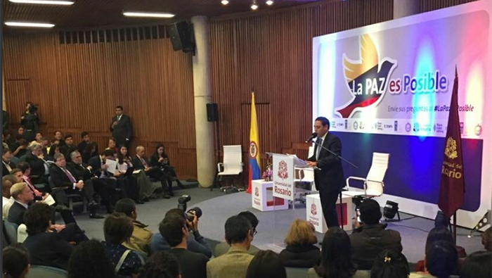 En el foro La paz es posible se dieron citas diversas personalidades de Colombia y los que integraron el proceso de paz.
