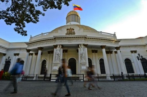 El organismo legislativo no ha dado pasos para solucionar los problemas económicos de Venezuela.