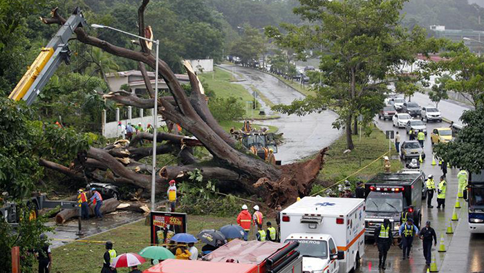 La tormenta tropical Otto ya impactó en Panamá, donde dejó estragos y muertos.