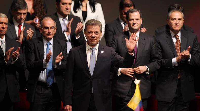 Santos celebró junto a su equipo negociador la firma del acuerdo de paz.