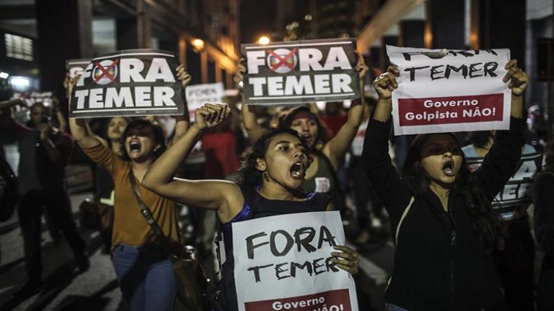  Tras consumarse el golpe parlamentario contra Rousseff miles de brasileños rechazaron al gobierno de facto.