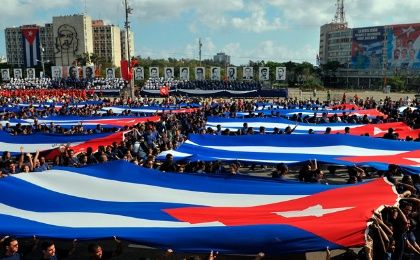 El pueblo cubano demuestra su apoyo al Gobierno cubano en la Plaza de la Revolución  