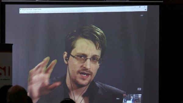 "Las acciones de Snowden no fueron para beneficio personal, fueron para impulsar un reforma", rezó una carta del Comité de la Iglesia. 