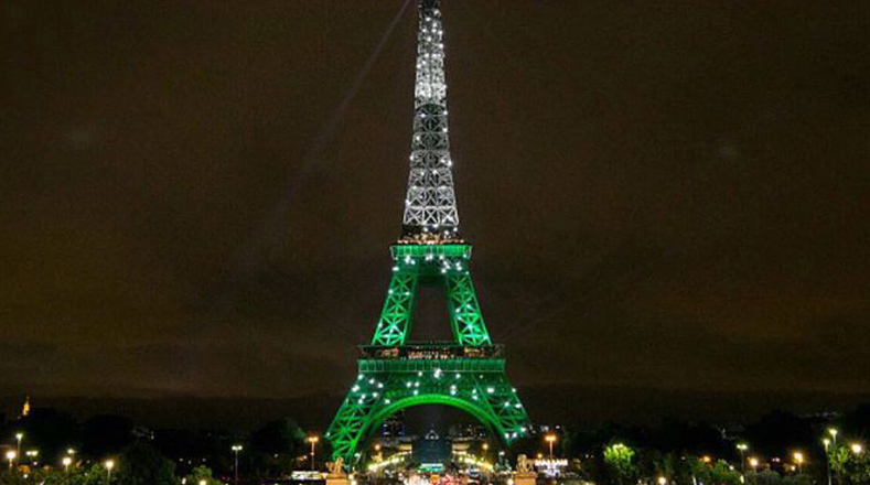 La Torre Eiffel también rindió su homenaje al Chapecoense