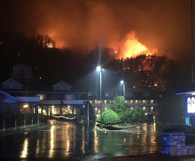 Incendio en Tennessee, EE.UU. provoca al menos 13 muertos