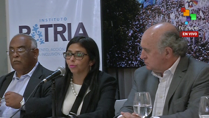 Delcy Rodríguez recordó que el gobierno neoliberal de Brasil congeló el gasto social por 20 años.