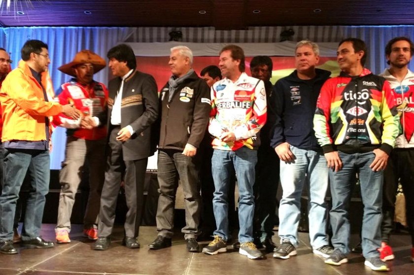 Evo Morales pidió al pueblo apoyar a los competidores bolivianos del Dakar 2017