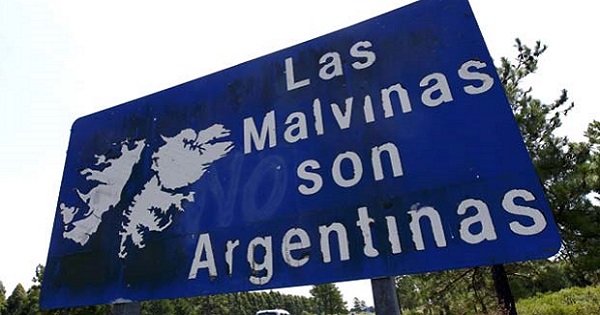 La Cancillería argentina ha guardado silencio sobre la violación de soberanía del país.