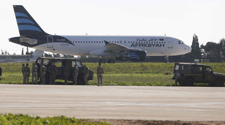 El avión de Afriqiyah Airways fue secuestrado por dos ciudadanos libios