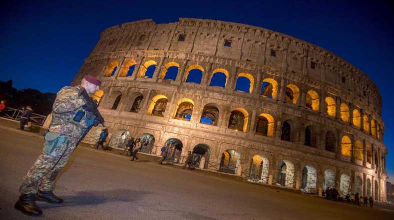 En Italia el Ejército se ha sumado al control y prevención contraterrorista, y en Roma, su ayuntamiento ha prohibido la circulación de camiones en el centro histórico los días 1 y 6 de enero. 