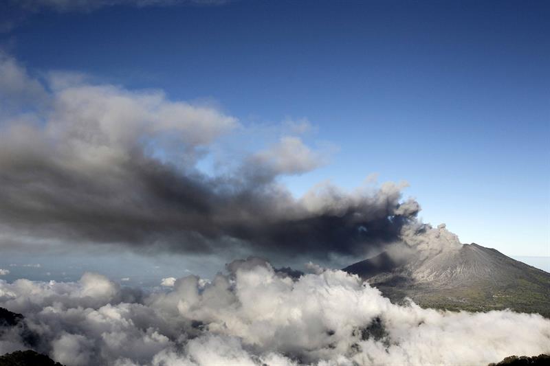 Desde el pasado 2 de enero el volcán Turrialba inició un nuevo ciclo de fuertes erupciones, comportamiento característico de períodos de constantes exhalaciones seguidos de lapsos de calma.