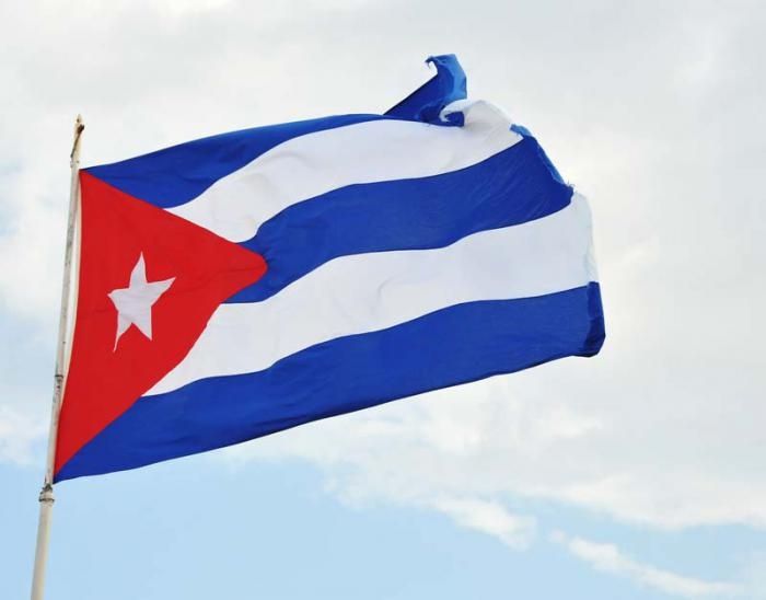 ¿Cómo beneficia a Cuba la eliminación de la política "Pies secos, pies mojados"?
