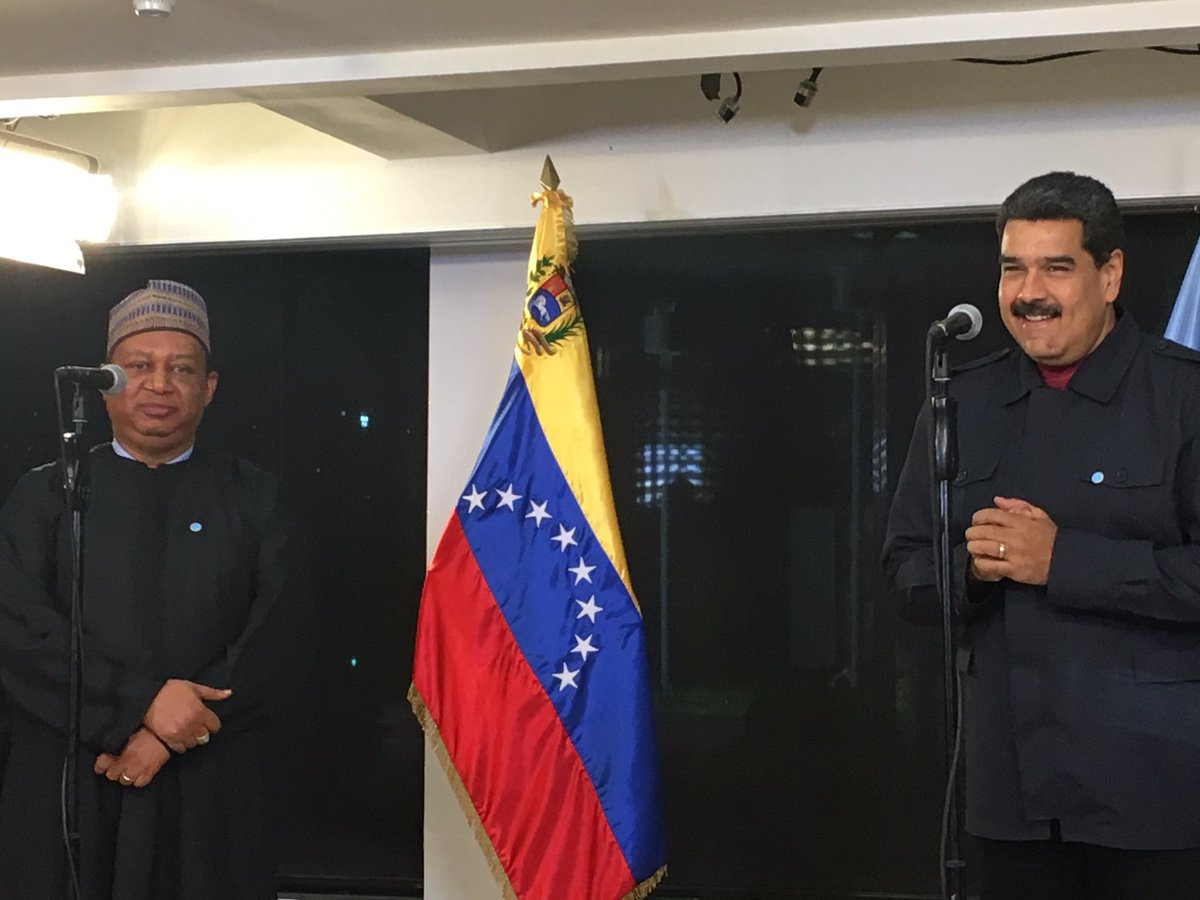 El secretario general de la OPEP, Mohammad Sanusi Barkindo, se reunió en Caracas con el presidente de Venezuela, Nicolás Maduro.
