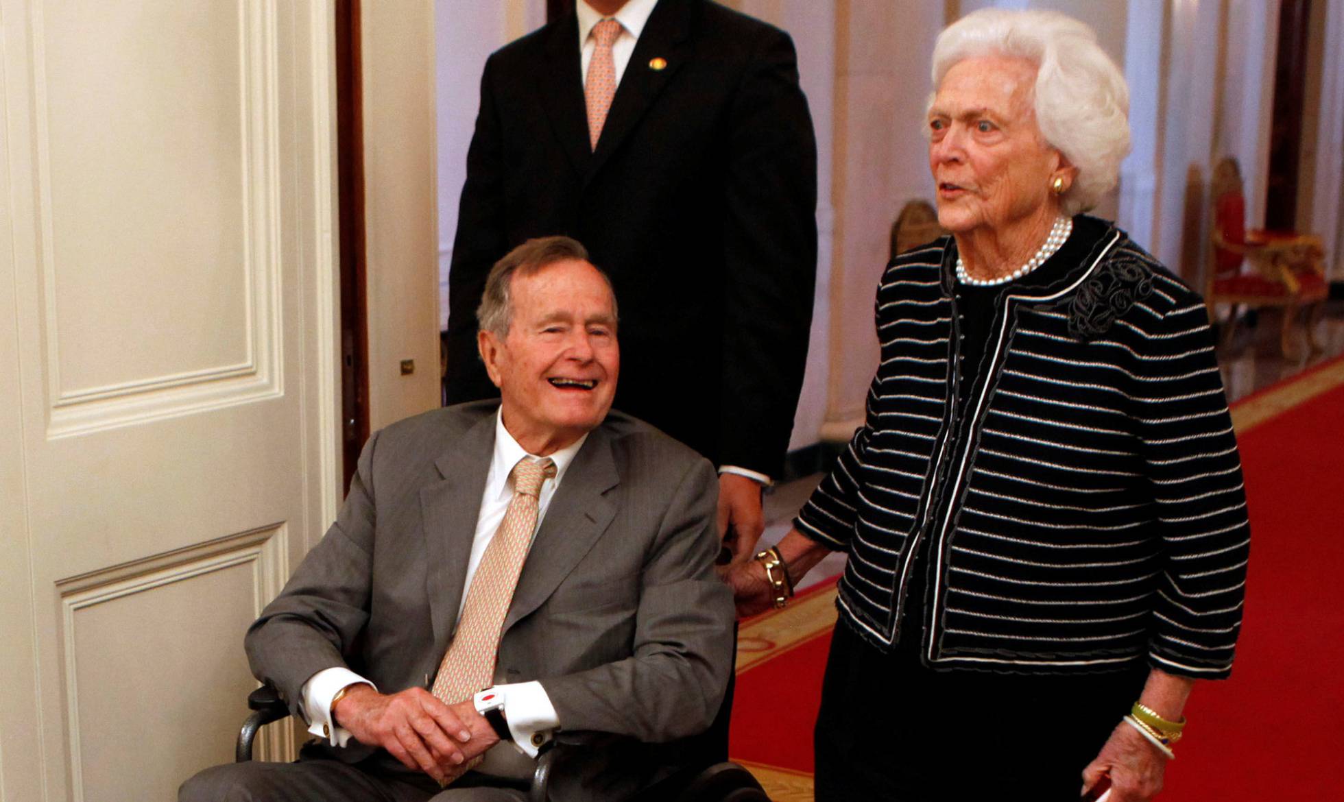George H. W. Bush y Barbara Bush, en la Casa Blanca en 2012.