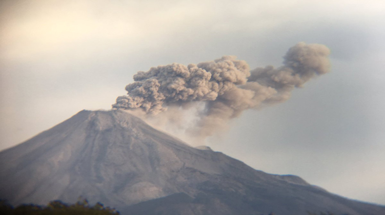 En la nación suramericana se mantienen en alerta ante próximas actividades del volcán.