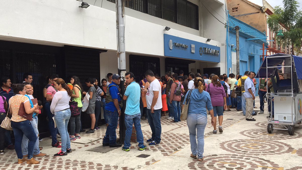 Los cambistas continúan buscando formas para lucrarse gracias a la diferencia cambiaria entre Venezuela y Colombia.