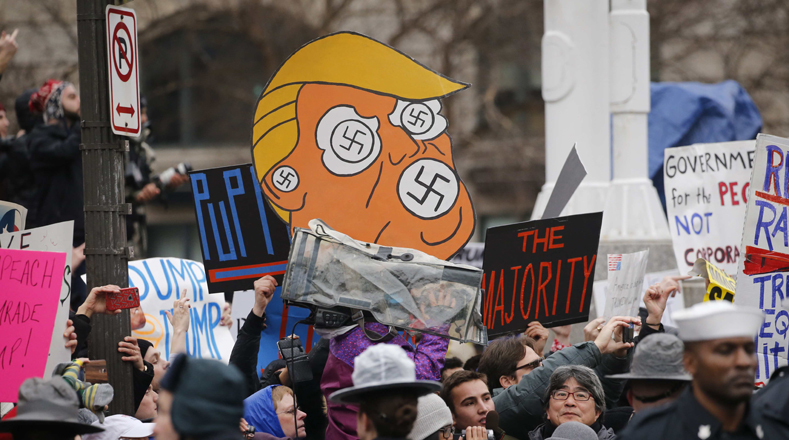 Intensas protestas se presentaron en el marco de la investidura del presidente estadounidense Donald Trump. Más de 900 mil personas salieron a las calles de Washington a manifestar su rechazo contra sus políticas.