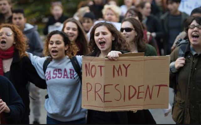 El motivo de esta Marcha de las Mujeres fueron las ofensivas palabras contra las mujeres, pronunciadas por Trump.