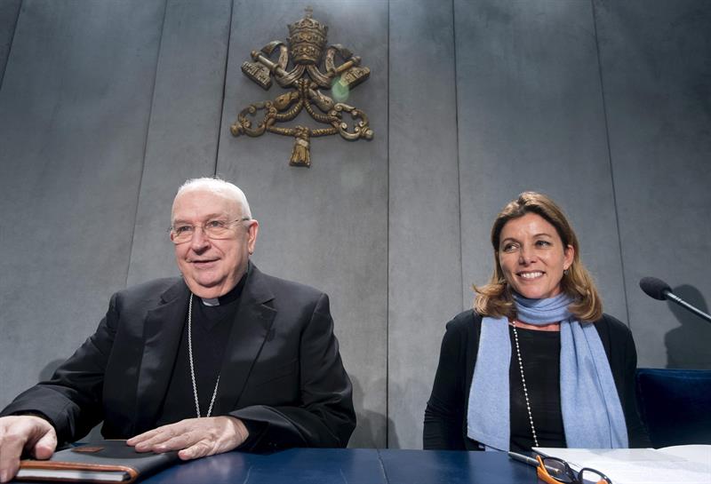 La directora de los Museos del Vaticano, Bárbara Jatta, y otras autoridades de la institución presentaron el portal interactivo.