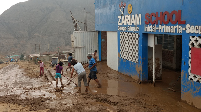 Lima y Callao resultaron afectados con el corte de servicios y elevación de precios por lluvias y desbordes.