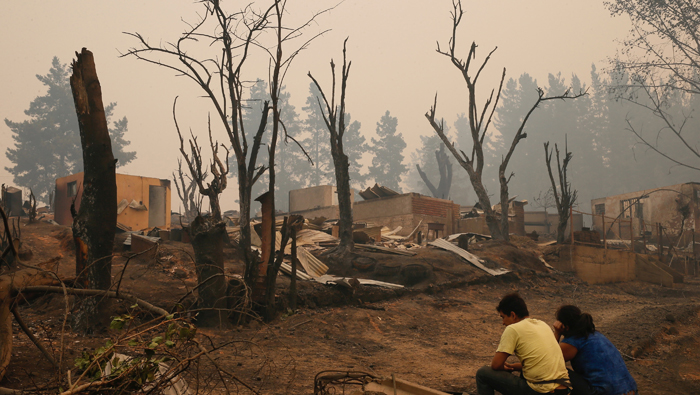 Los incendios han cobrado una docena de víctimas y destruido cientos de miles de hectáreas