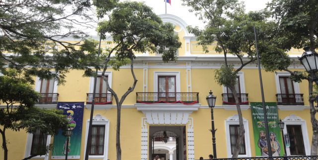 El diputado venezolano Diosdado Cabello respondió a las declaraciones discriminatorias de Vargas Lleras, lo que generó una nota de protesta de Colombia.
