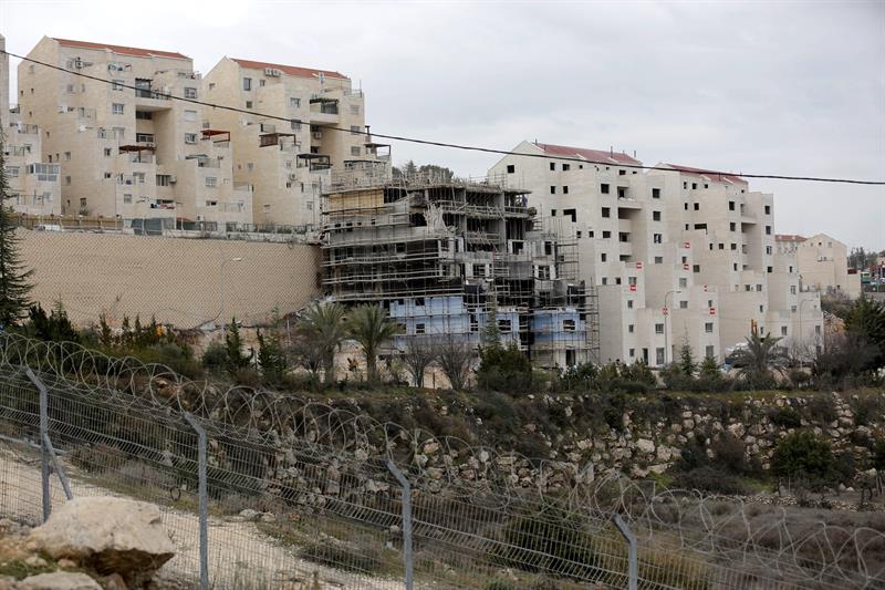 Amona es el más grande de los aproximadamente 100 asentamientos no autorizados en Cisjordania, construidos sin permiso pero en general tolerados por el Gobierno israelí.