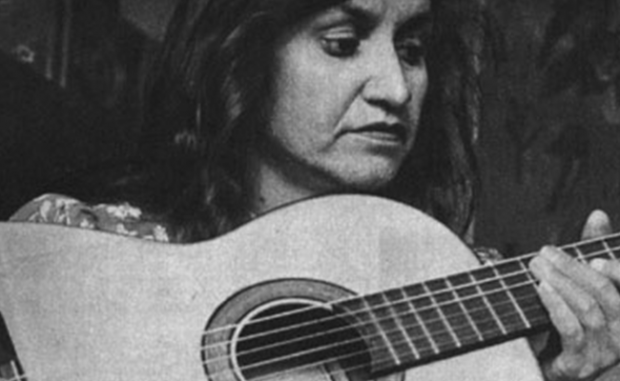 Las canciones de la gran artista chilena han sido versionadas por numerosos cantantes.