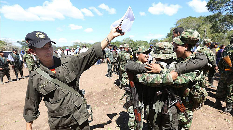 Miembros del bloque Caribe, del Martín Caballero, llegan a Pondores, en Fonseca (Guajira) para ubicarse en una de las zonas de desarme.