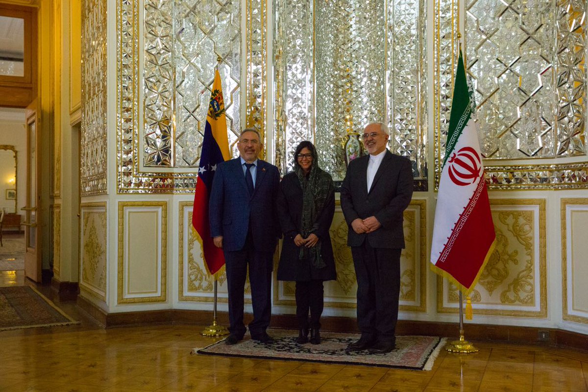 Delcy Rodríguez se reunió con el canciller iraní Javad Zarif para revisar los avances de estabilización del precio del petróleo.