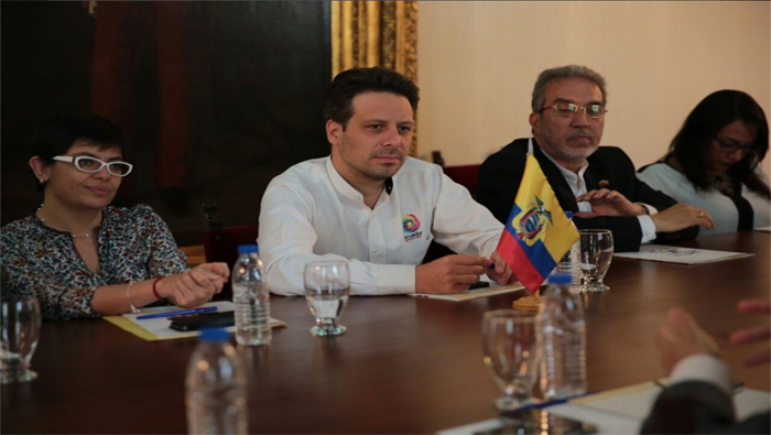 Long calificó de valiosas las relaciones bilaterales entre Venezuela y Ecuador.
