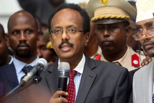 El Gobierno de Somalia planeó inicialmente que estas elecciones presidenciales fueran universales. 