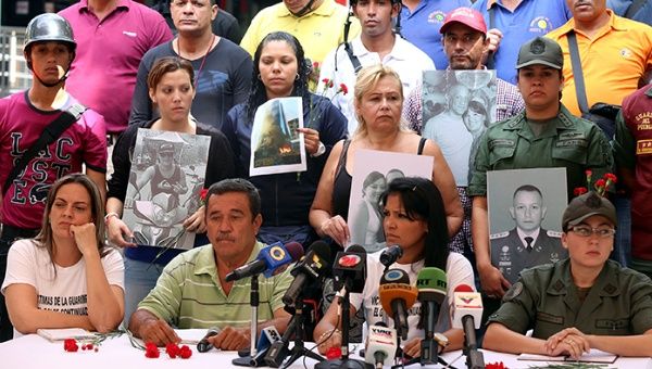 En octubre de 2014 instalaron en Venezuela el Comité de Víctimas de las Guarimbas integrado por familiares de las víctimas de los actos de violencia perpetrados por sectores de la derecha y que se cobraron la vida de 43 personas.