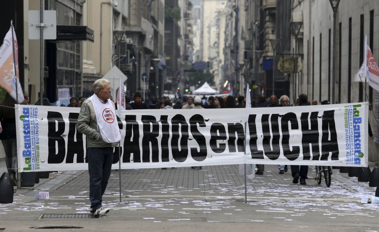 Bancarios argentinos van a la huelga desde este viernes 17 de febrero.