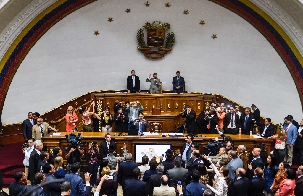 Líderes de la AN insisten en su campaña contra el presidente Nicolás Maduro.
