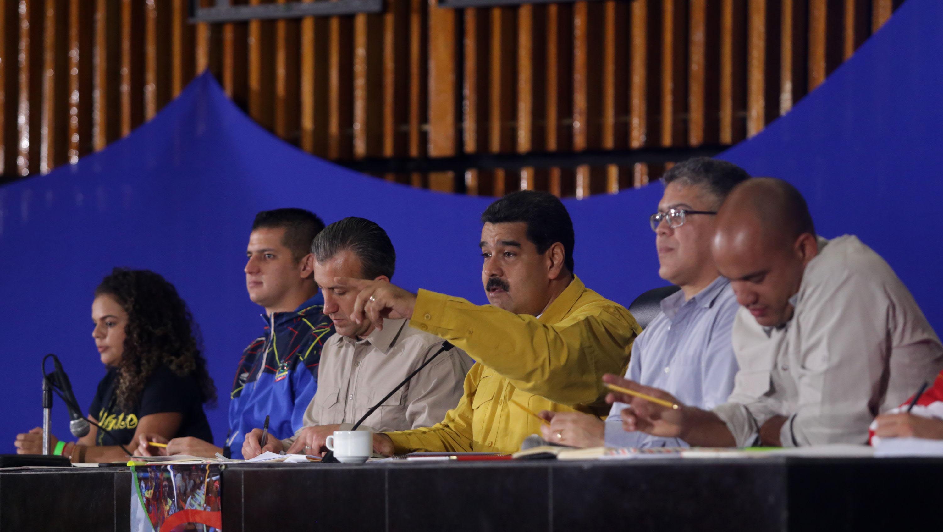 El presidente venezolano (c) durante el Congreso de la Patria Capítulo Juventud.