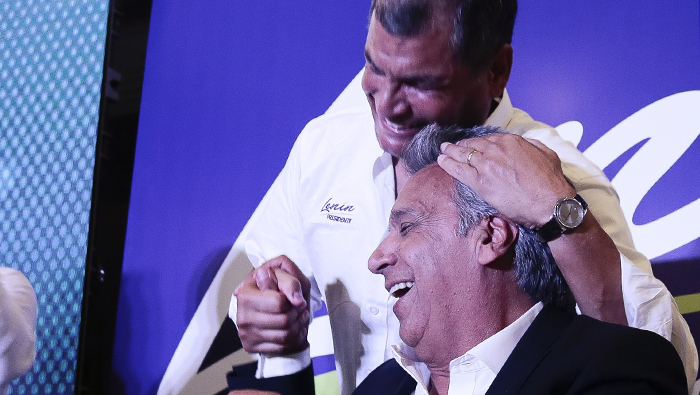 Resultados a boca de urna ofrecen una ventaja para Moreno, candidato del partido gobernante, por encima de Guillermo Lasso, aspirante opositor.