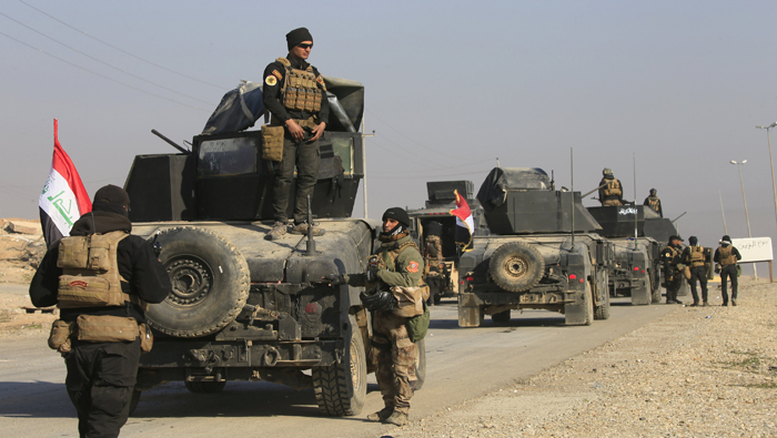 Las fuerzas de seguridad iraquíes aseguran que tendrán el control total del aeropuerto de Mosul en unas horas.