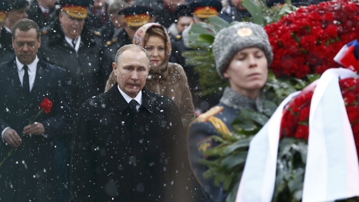 Vladimir Putin felicitó a los militares rusos por sus acciones contra el terrorismo en Siria.