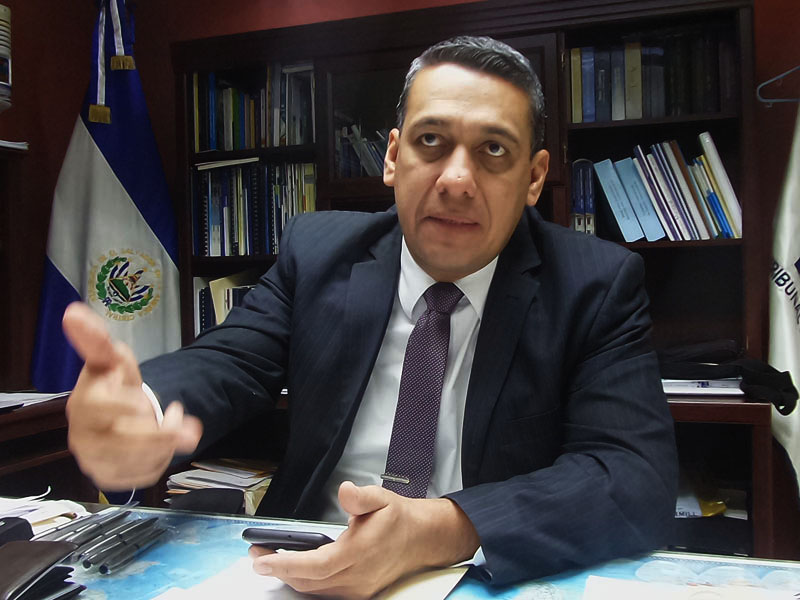 En enero, la Sala admitió una demanda contra el magistrado del Tribunal Supremo Electoral por vinculaciones con el FMLN.