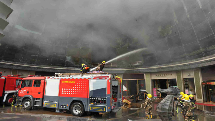 Los bomberos acudieron rápidamente al hotel de Nanchang.