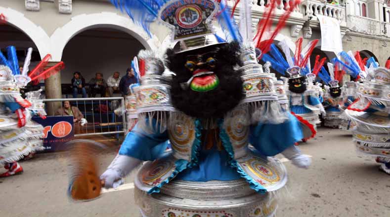 "No se ha vivido plenamente si no se ha participado del Carnaval de Oruro", aseguró el vicepresidente boliviano Álvaro García Linera.