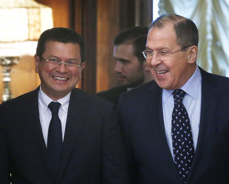 El ministro ruso de Asuntos Exteriores, Sergéi Lavrov recibe  en Moscú a su homólogo salvadoreño, Hugo Martínez Bonilla.