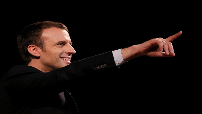 Encuestas otorgan el triunfo a Macron en primera y segunda vuelta.