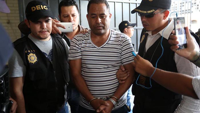 El exdirector del Hogar Seguro Virgen de la Asunción, Santos Torres, fue arrestado por su presunta responsabilidad en el incendio del albergue.