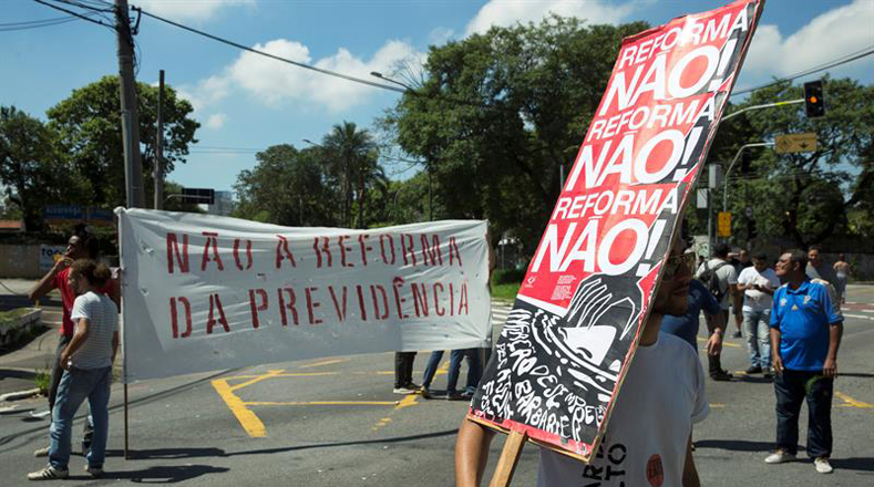 El llamado a protesta lo hicieron el Frente Brasil Popular y el Frente Pueblo Sin Miedo, junto a los sindicatos de la Central Única de los Trabajadores (CUT), la Central de los Trabajadores de Brasil (CTB), y grupos sociales como el Movimiento de los Sin Tierra (MST).
