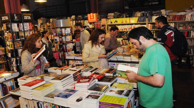 Para muchos argentinos la compra de libros no representa una prioridad en la actualidad, cuando el país sufre la inflación más alta de los últimos tiempos.