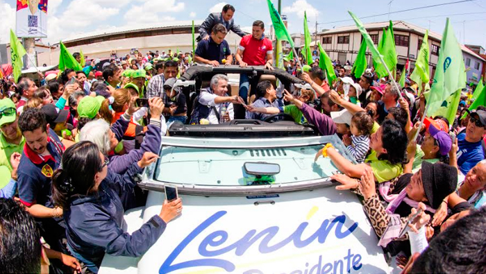 El candidato por Alianza PAIS, Lenín Moreno, apuesta por una mejora de las cifras de becas otorgadas por el Gobierno durantes los últimos diez años.