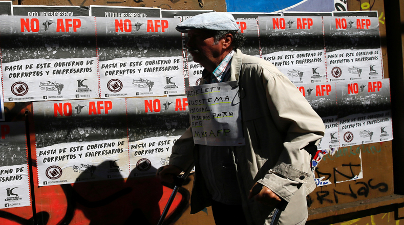 Manifestação contra as AFP do último domingo (26), uma das maiores do ano no país - Foto: Reuters